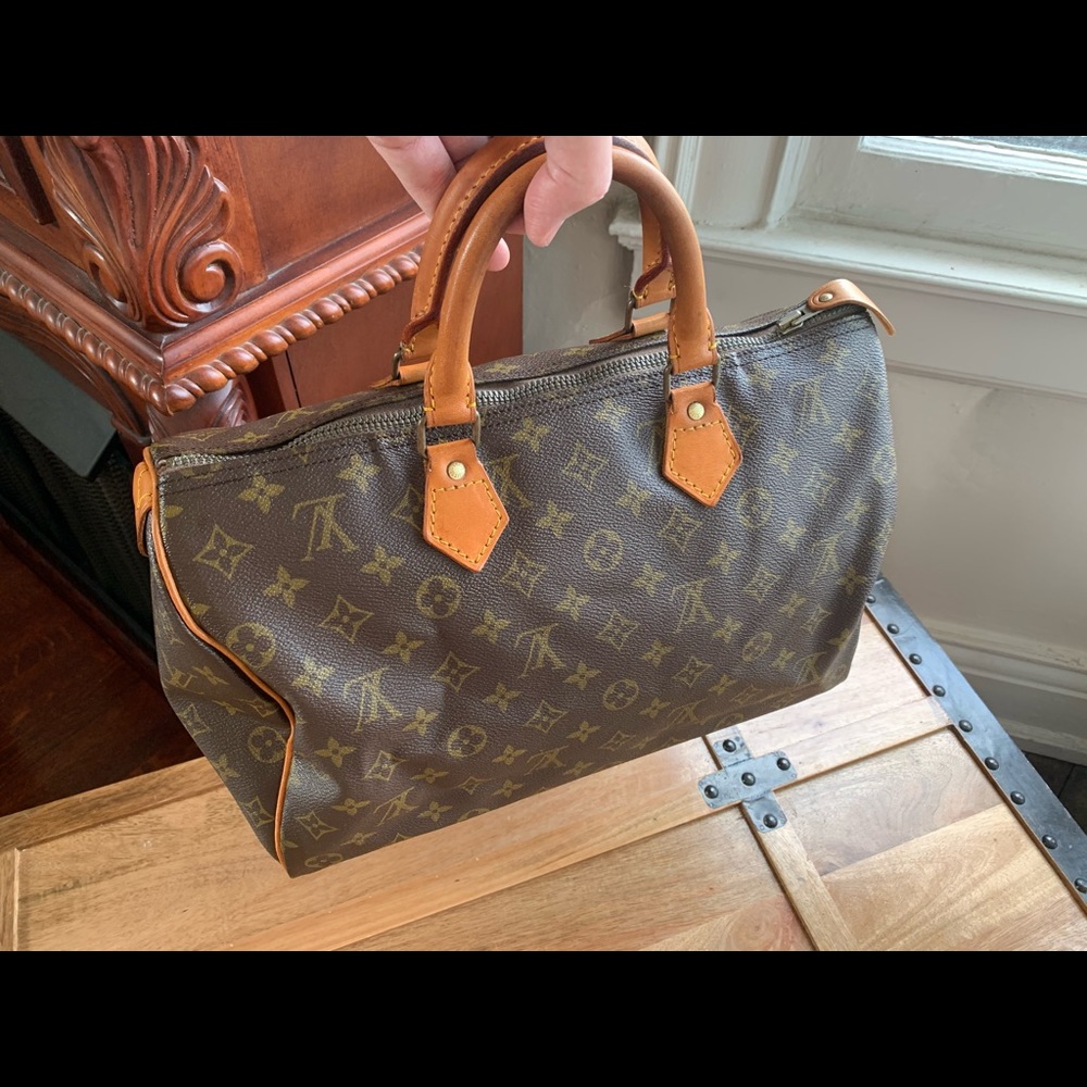 Louis Vuitton Speedy 35 Handbag. - Picture 10 of 16